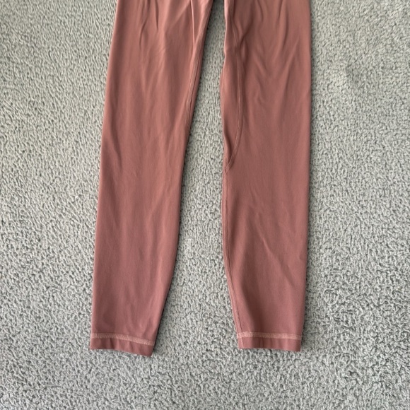 Lululemon Align Pant 28"
Figue size 4 - Picture 3 of 6